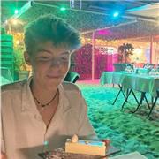 Étudiant passionné propose des cours d'anglais jusqu'au niveau lycée, déjà expérimenté avec soutien familial. A Roubaix